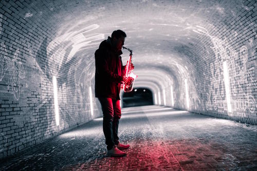 LED Saxophonist Wien