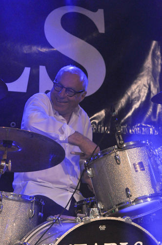 Gerhard Sulyok am Schlagzeug