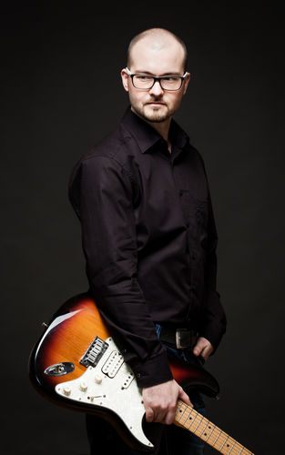 Gregor Hernach - Guitar