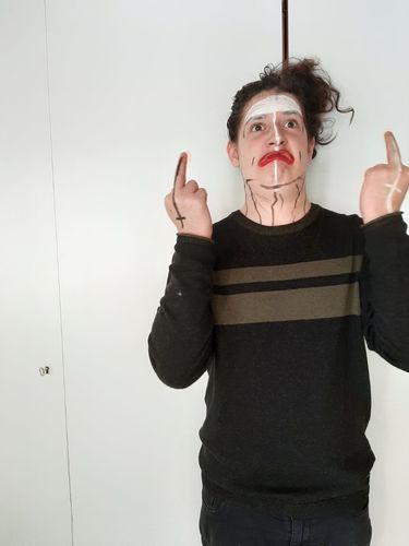Aki Mittelfinger